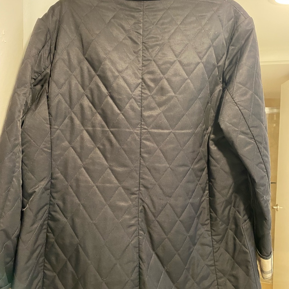 Authentic Burberry jacket size small - Picture 2 of 4
